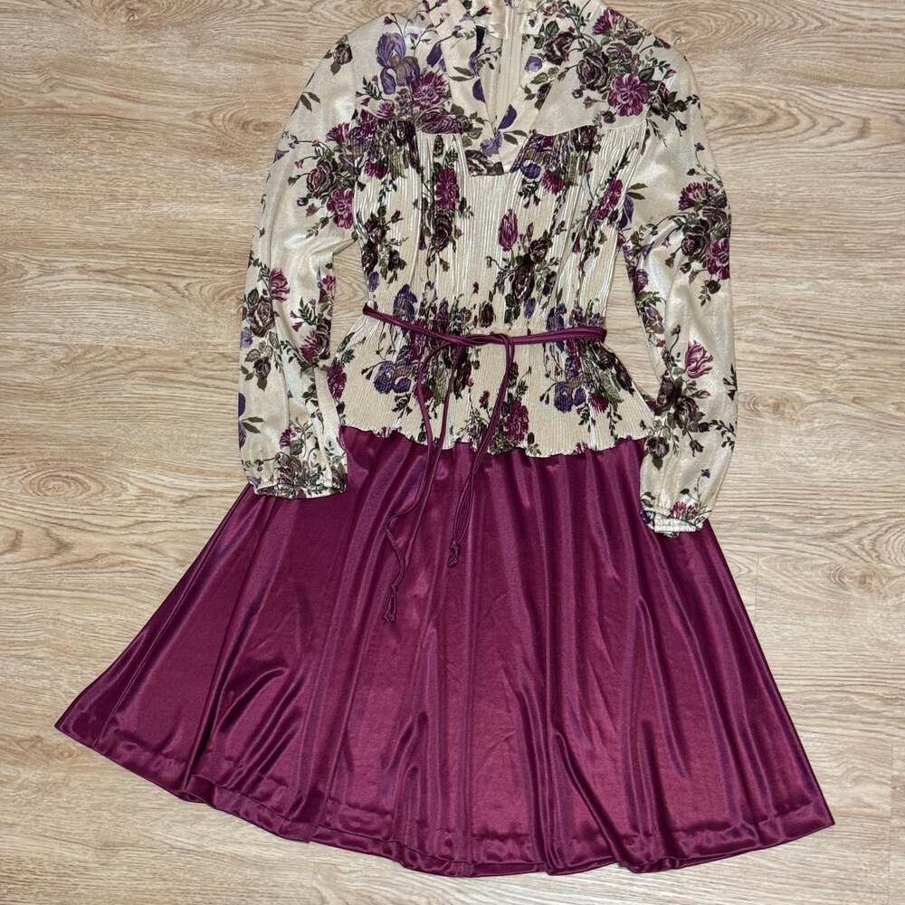 Vintage 1970s Liz Petites Ink Burgundy Floral Satin Knee-Length Dress Long Sleev